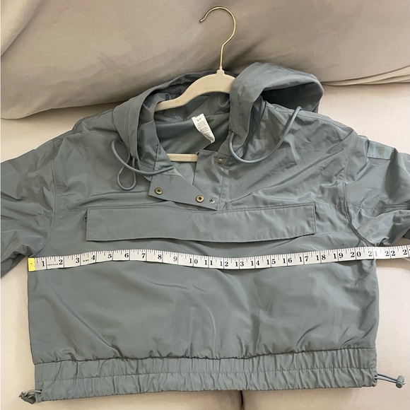 Alo Yoga International Anorak Hoodie Front Zipper Pocket Size S - Picture 11 of 12